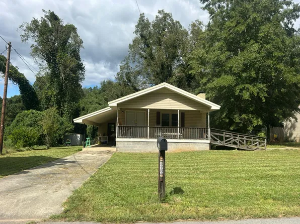 435 W Atlanta St, Tallapoosa, GA 30176