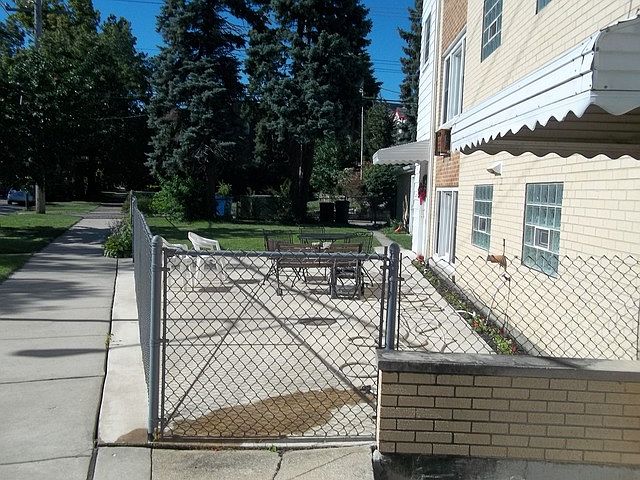 2nd image of 5835 W Higgins Ave
