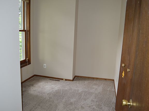 5th image of 516 3rd Ave SE APT 1