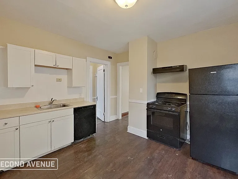 910 Dresden Rd — Photo 3