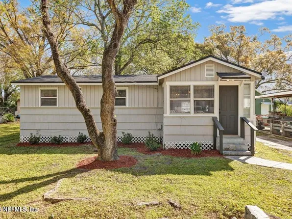825 WYOLEN Street, Jacksonville, FL 32254
