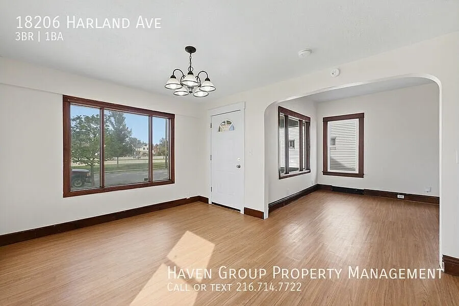 18206 Harland Ave, Cleveland - Spacious 3 bed 1 bath single family home! — Photo 4