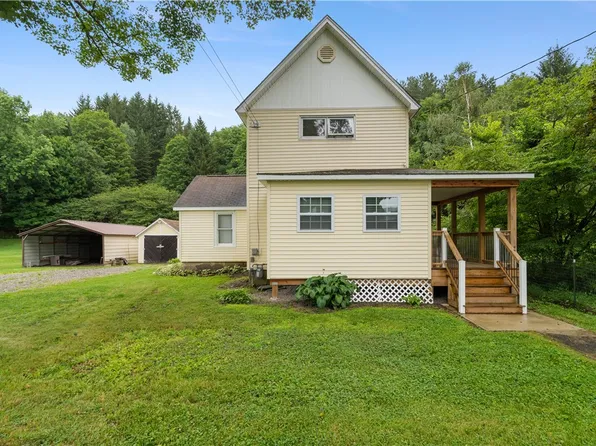 14 Barney St, Andover, NY 14806