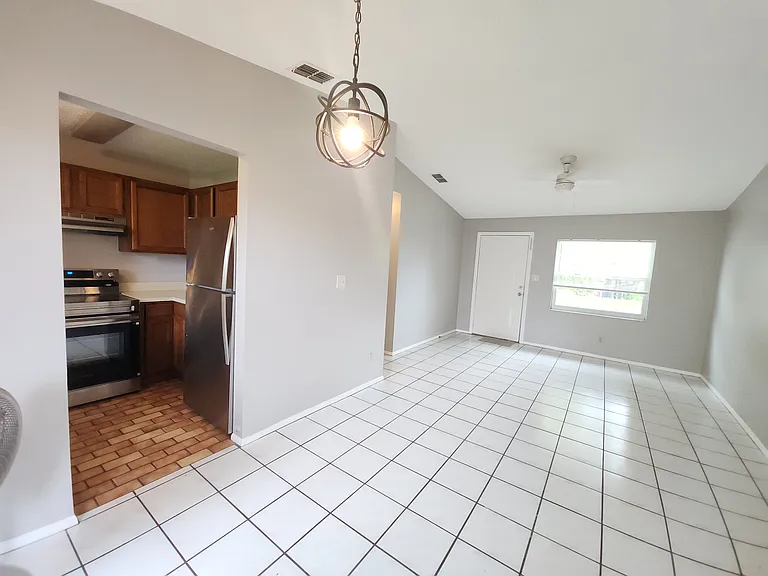 1140 Plaza Comercio NE #2 — Photo 1