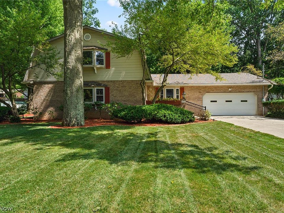 5211 Sampson Dr, Girard, OH 44420 Zillow