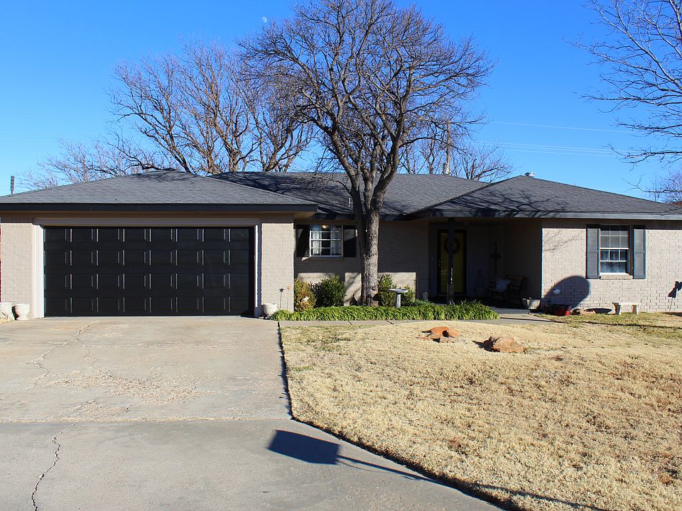 1st image of 2718 Cherokee Dr