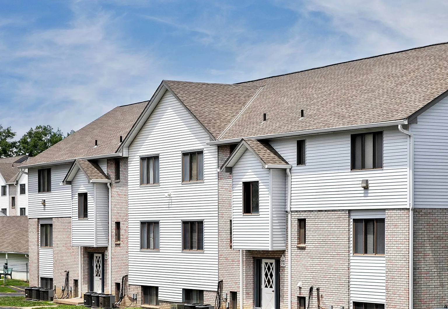 Gold Coast Square Apartments — Photo 1