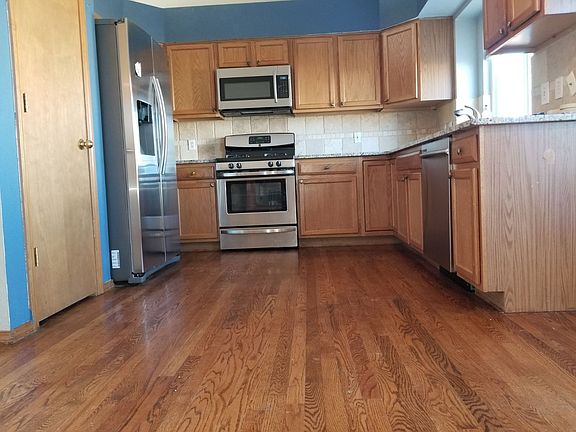 2nd image of 1376 Coolcrest Dr