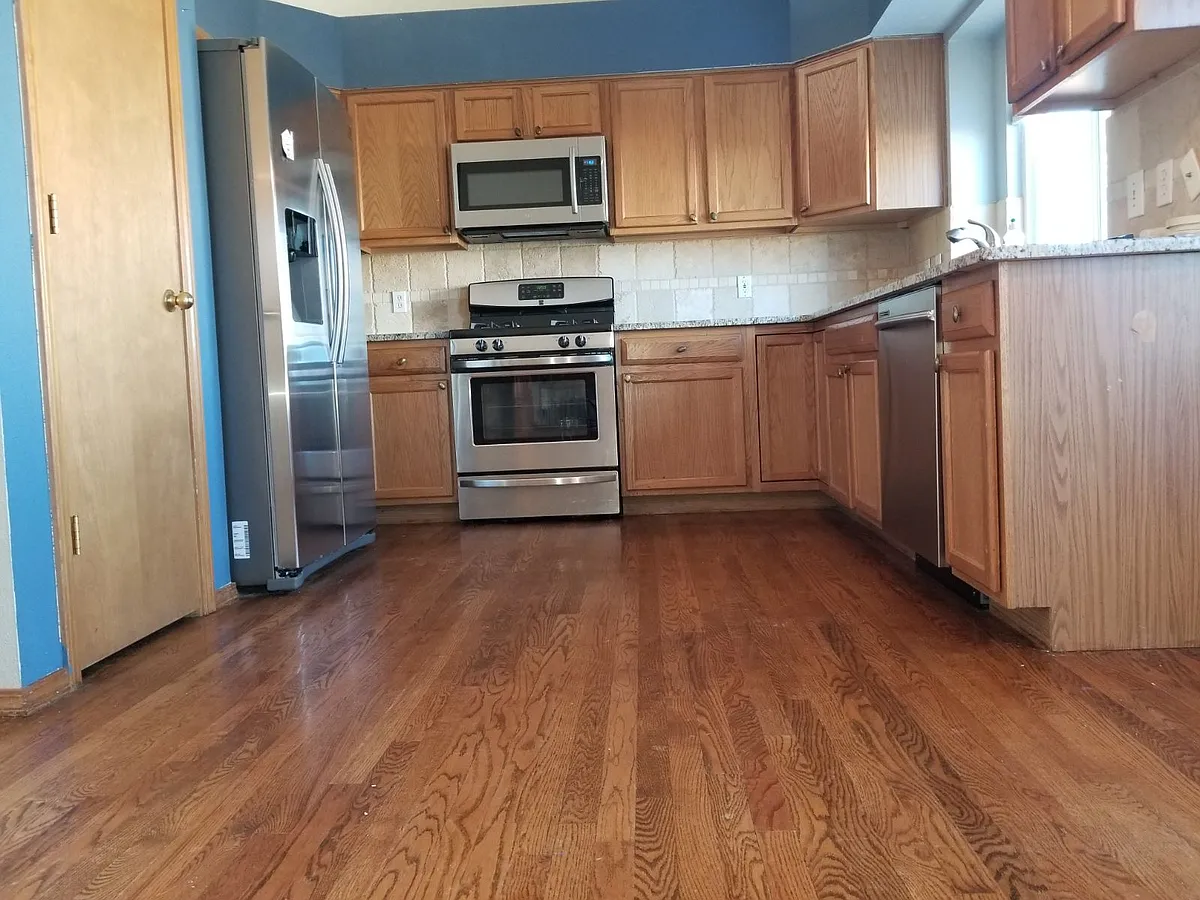 Building Photo - 1376 Coolcrest Dr