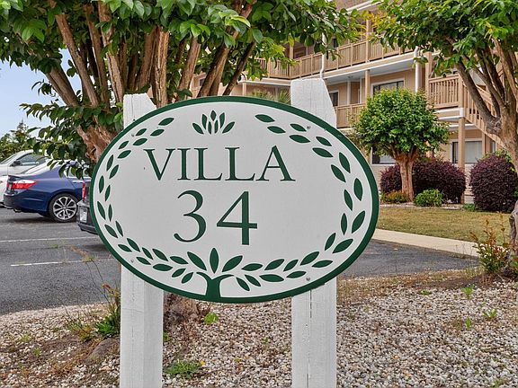 3rd image of 1025 W Plantation Dr. W #3422