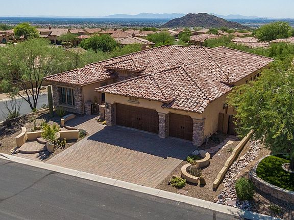 3rd image of 4004 N Highview Cir