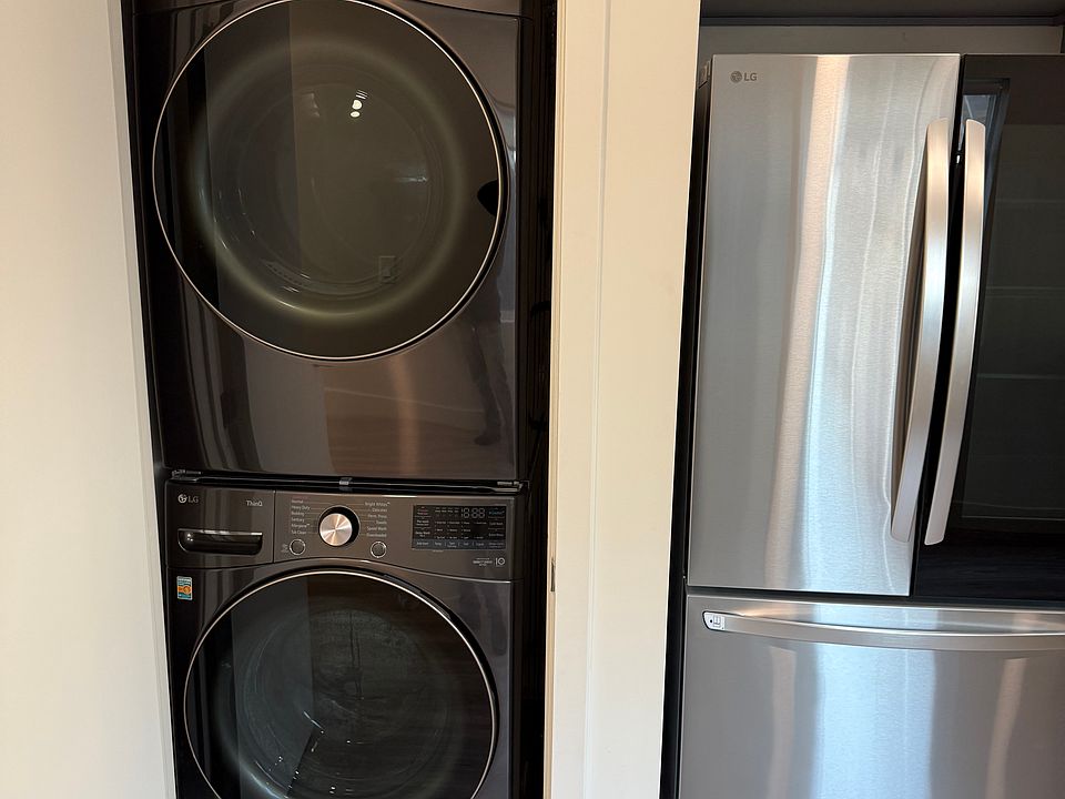 1st image of 1031 Ocean Park Blvd #6