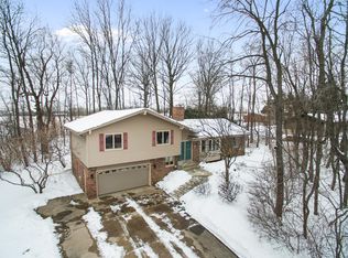 N79W25015 Hickory View Ln, Lisbon, WI 53089