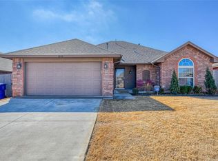 1426 Spoonwood Rd, Norman, OK 73071