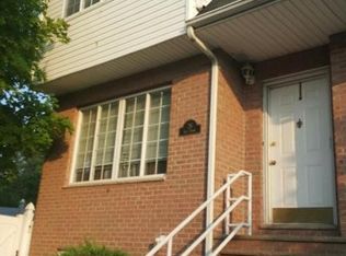 26 Iris Ct, Staten Island, NY 10309