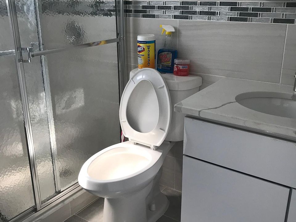 1st image of 4624 Utopia Pkwy