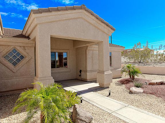 3rd image of 600 Manzanita Dr