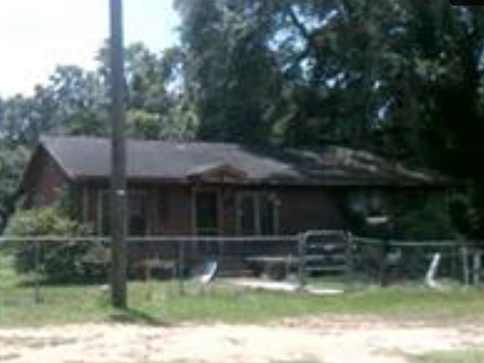 2nd image of 251 SW Overland St