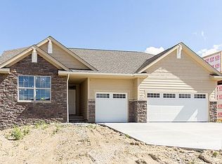 16442 Baxter Dr, Clive, IA 50325