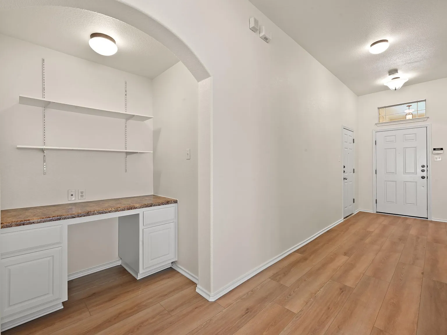 3 bed, 2.0 bath, 1615 sqft, $2,800 — Photo 3
