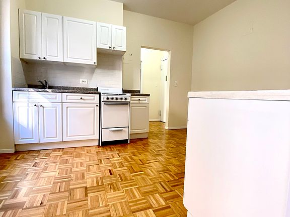 3rd image of 535 E 78th St APT 4H