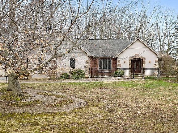2nd image of 103 Bearcat Dr