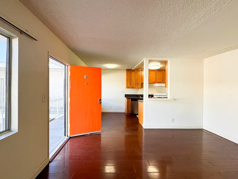 4641 La Mirada Ave #19 — Photo 10