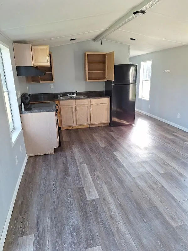 3 bed, 1.5 bath, 900 sqft, $1,250 — Photo 2
