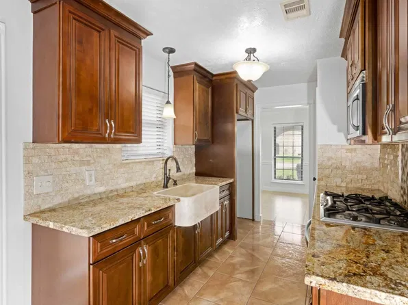 10126 Sageaspen Ln, Houston, TX 77089