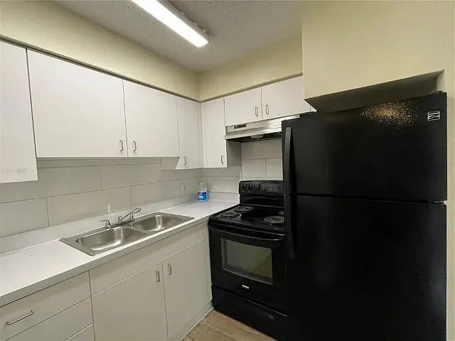 2 bed, 1100 sqft, $1,700 — Photo 2
