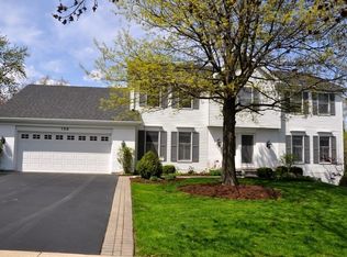 136 Sunset Ridge Rd, Willowbrook, IL 60527