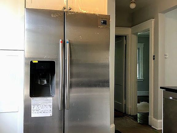 4th image of 3341 Royal Pl