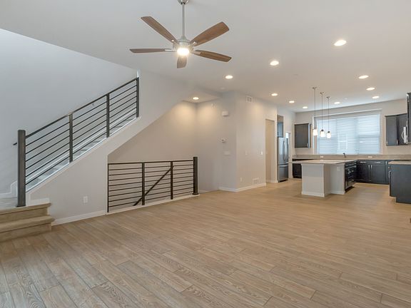 Open Concept Floor Plan w/ 10 Foot Ceiling