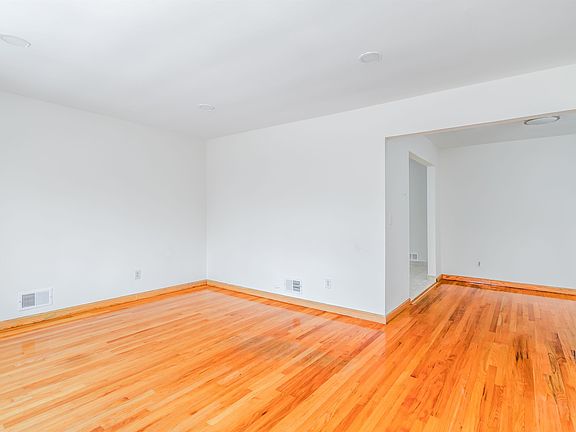 2nd image of 304 Columbia Ave Floor 1