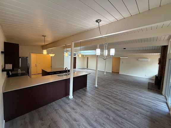 5th image of 834 Miller Ave