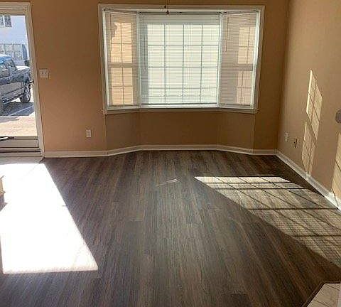 3rd image of 3800 A3 Sterling Pointe Dr