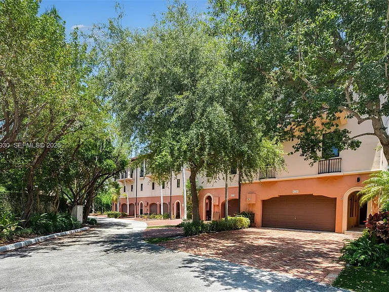 6226 Paradise Point Dr — Photo 65
