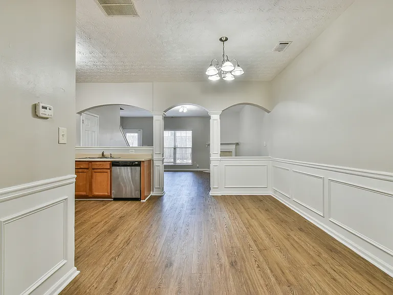 2529 Emma Way — Photo 4