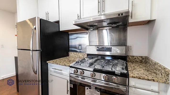 Sold by Silverstone Group USA Corp. | media 41