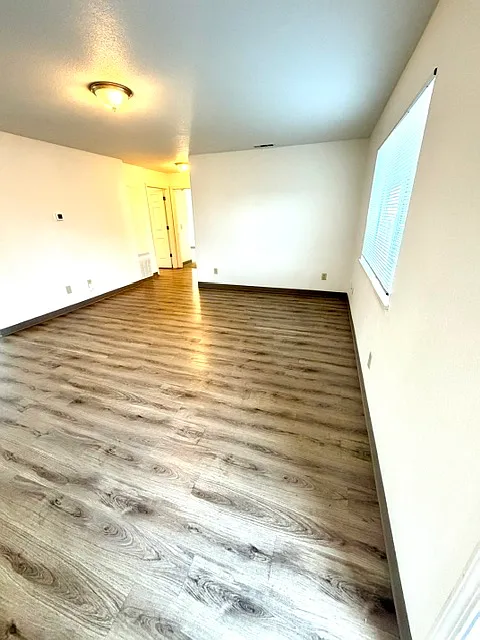 2 bed, 1000 sqft, $1,350 — Photo 2
