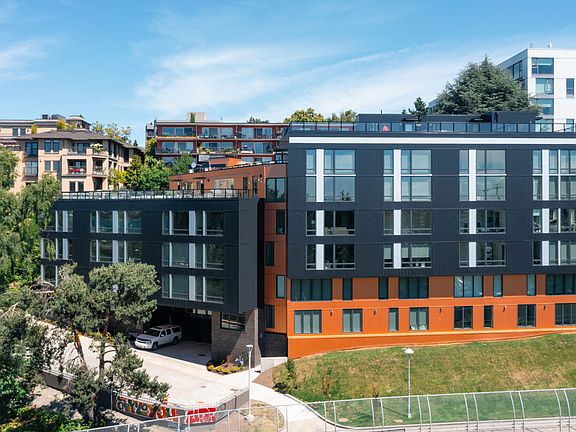 2nd image of 736 Bellevue Pl E #201