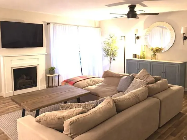 2537 Navarra Dr Unit B11, Carlsbad, CA 92009