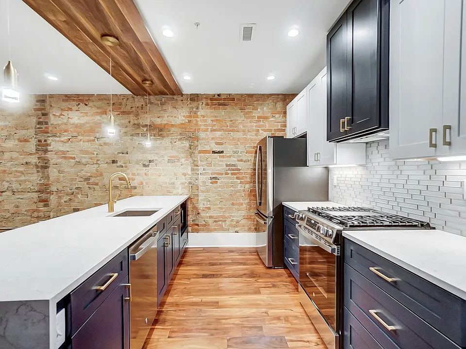 12-14 E 15th St