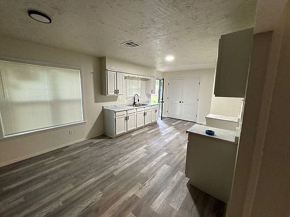 5th image of 8501 Pecan Hill Rd