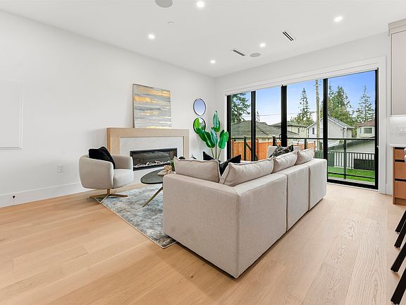 2nd image of 3218 W 38th Ave #2