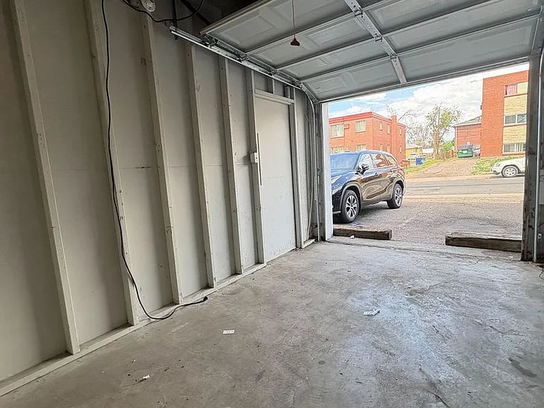 1475 Macon St — Photo 6