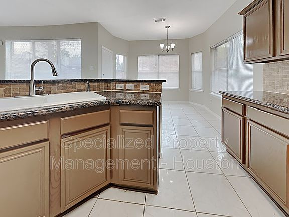 4th image of 5327 Oak Falls Dr