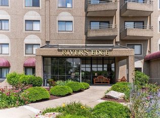 111 Dekoven Dr APT 303, Middletown, CT 06457