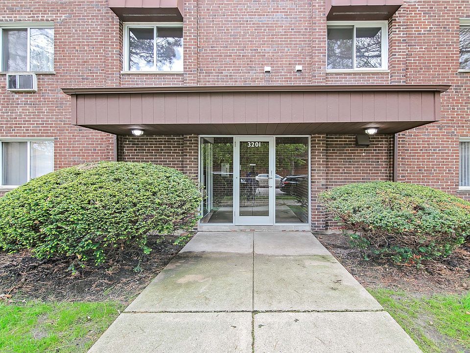 1st image of 3201 W Balmoral Ave APT 205