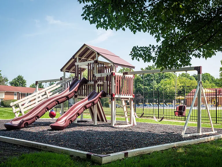 Colebrook Apartments — Photo 13